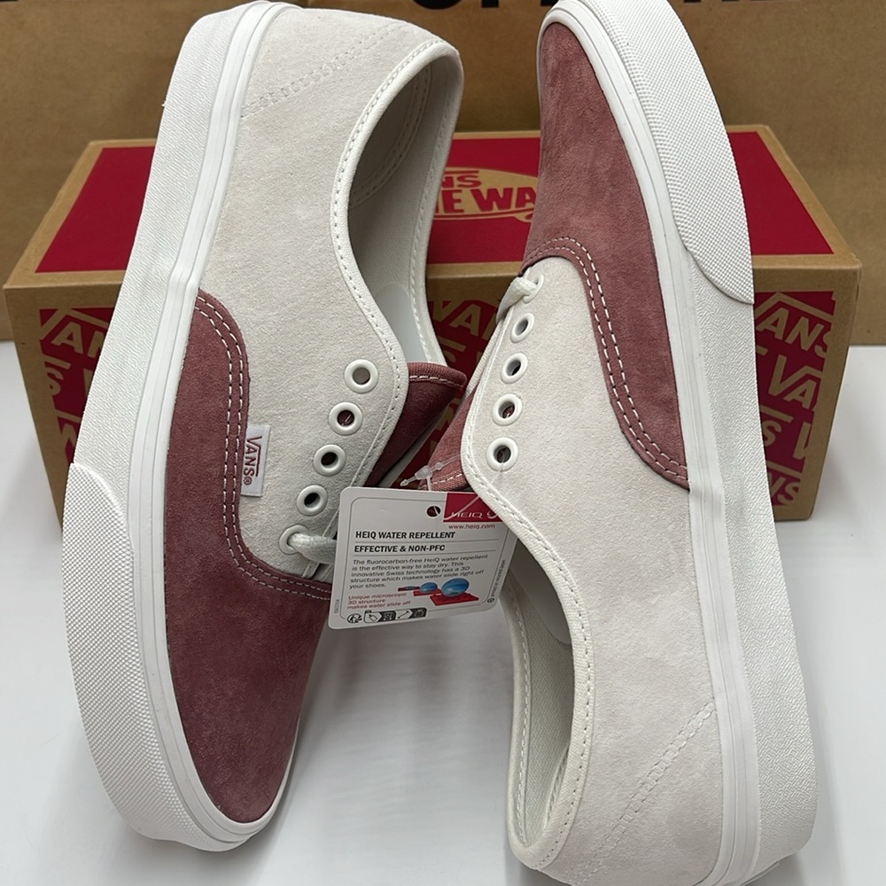 Vans Men’s Authentic Pig Suede Withered Rose
VN000BW5CHO
Sneakers - Picture 11 of 16